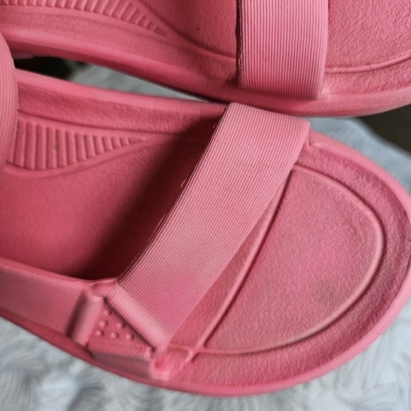 VGUC Teva Hurricane Drift Sandal Pink Big Kid 1 Waterproof adjustable - Picture 13 of 13